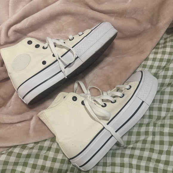 Converse Women's Cream High-Top Platform Sneakers Size US 7 - Picture 2 of 5